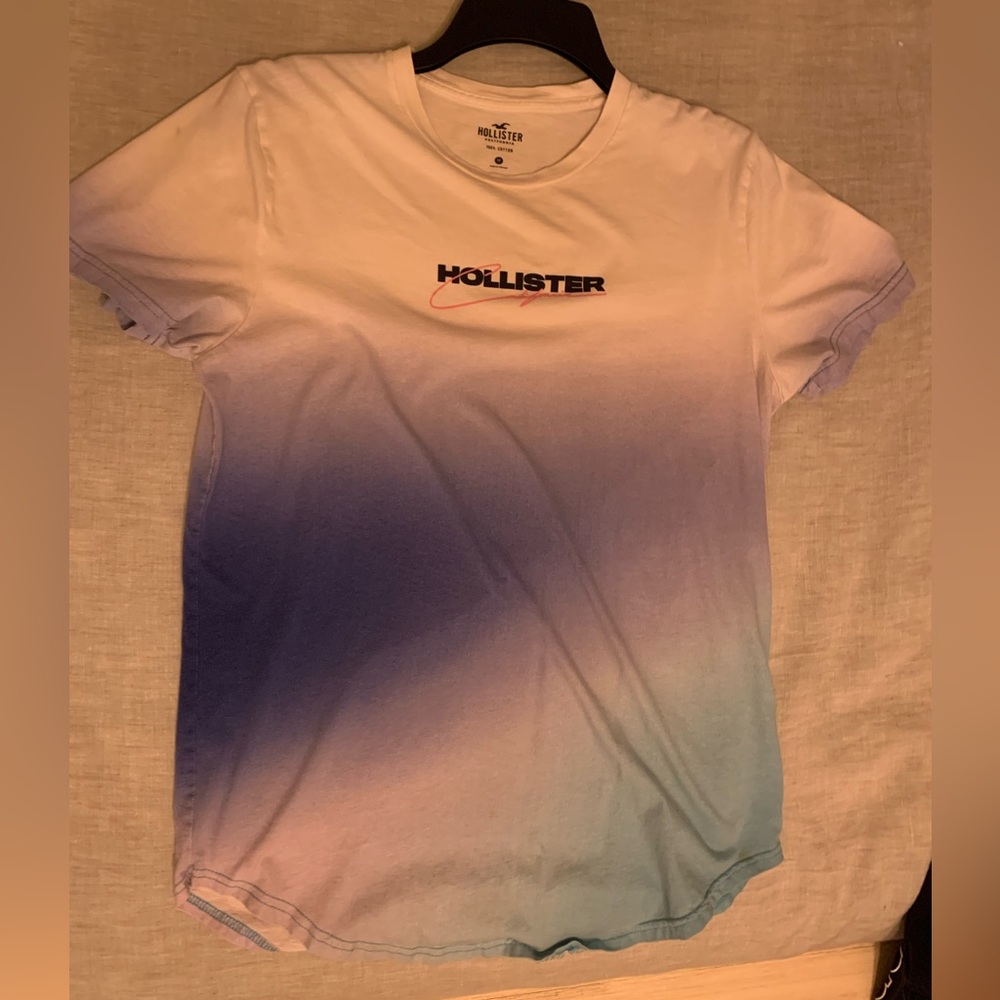 Blue and white Hollister T-shirt